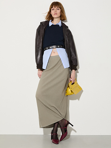 Trench Maxandco Bannerbox Desktop 7 MAX&Co.