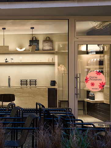 Maxandco Banner Box Desktop(3) MAX&Co.